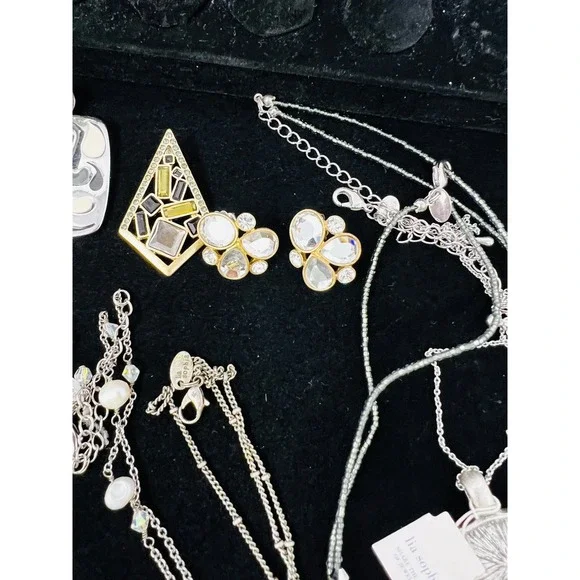 Lia Sophia Silver & Gold Tone Necklace, Bracelet & Earring Lot Of 35 - Picture 14 of 16